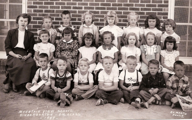 1949 - Mountain View School Kindergarten A.M. Class. Back row, left to right: Pam Pratt, Unknown, Unknown, Marilyn Miller, Linda Lamb, Terry Dawkins, Unknown. Middle row, left to right: Miss Dye, Unknown, Joyce Bishop, Judy Besel, Unknown, Irma Johnson, B